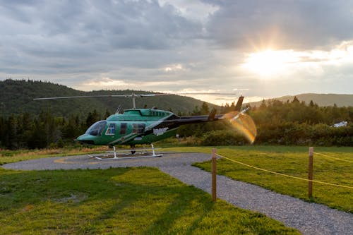 Foto d'estoc gratuïta de avió, helicòpter, heliport