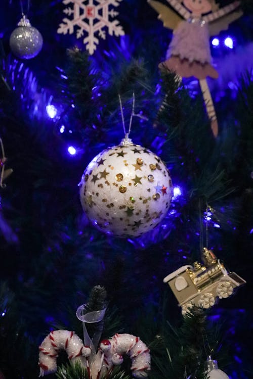 Fotos de stock gratuitas de adornos de navidad, Bola navideña, de cerca