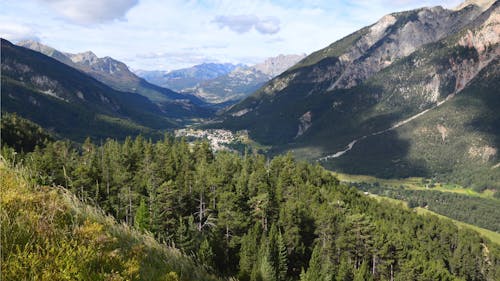 Free Scenery of Mountain Ranges Stock Photo