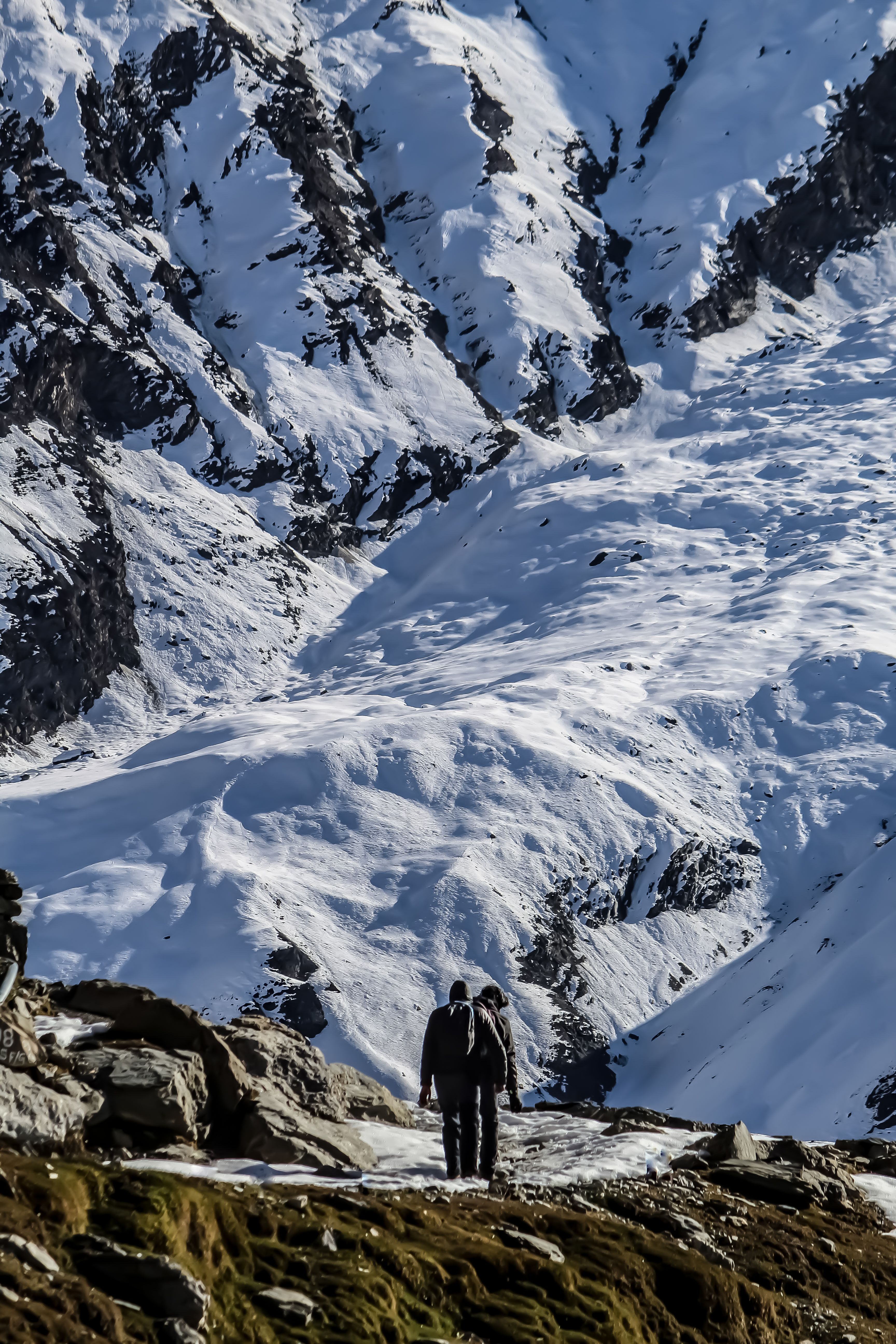 People Hiking in Mountains in Winter · Free Stock Photo