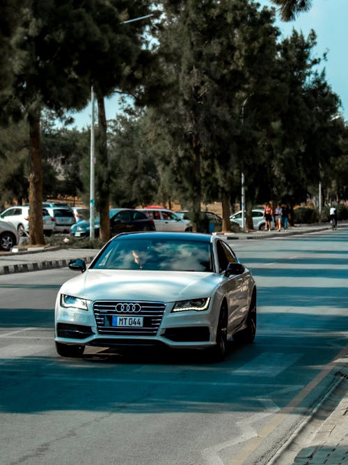 araba, audi, dikey atış içeren Ücretsiz stok fotoğraf