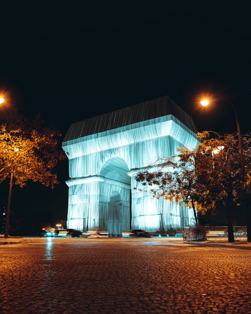 Free Illuminated Arc de Triomphe in Paris Stock Photo