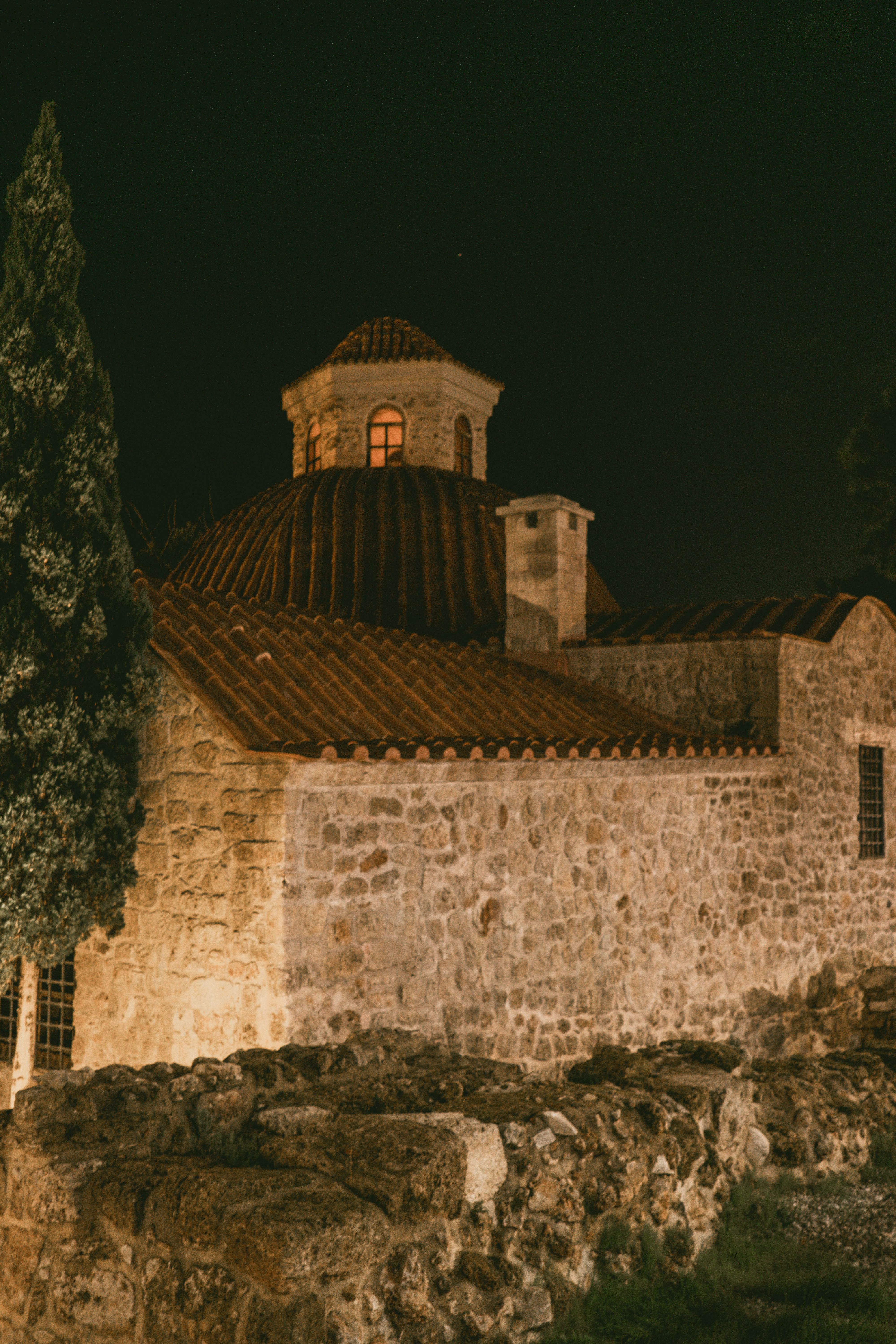 Stone House at Night · Free Stock Photo