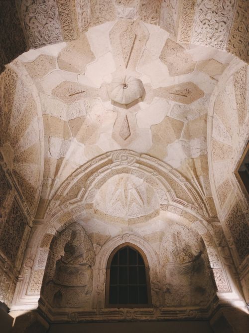 Free Intricate carved ceiling detail in Louvre Museum, highlighting historic ornamentation. Stock Photo