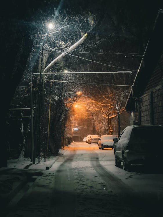 Street in Snow in Town at Night · Free Stock Photo
