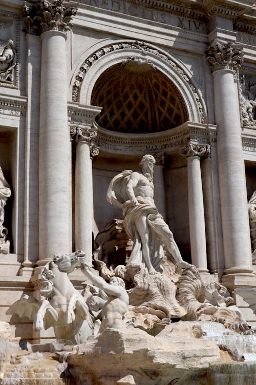 Sculpture Above the Fontanna di Trevi in Rome