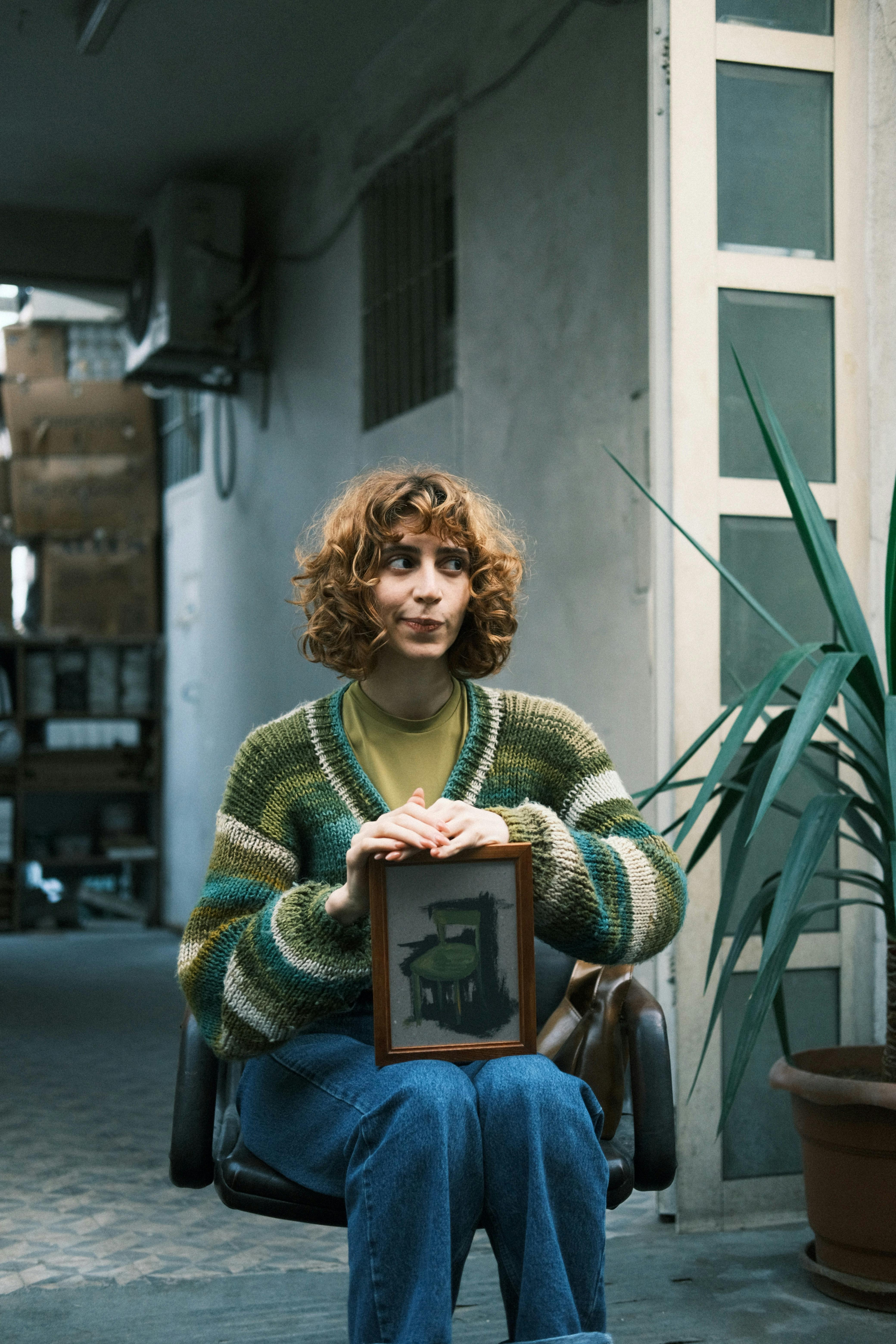 Why framing hammers have a checkered face?