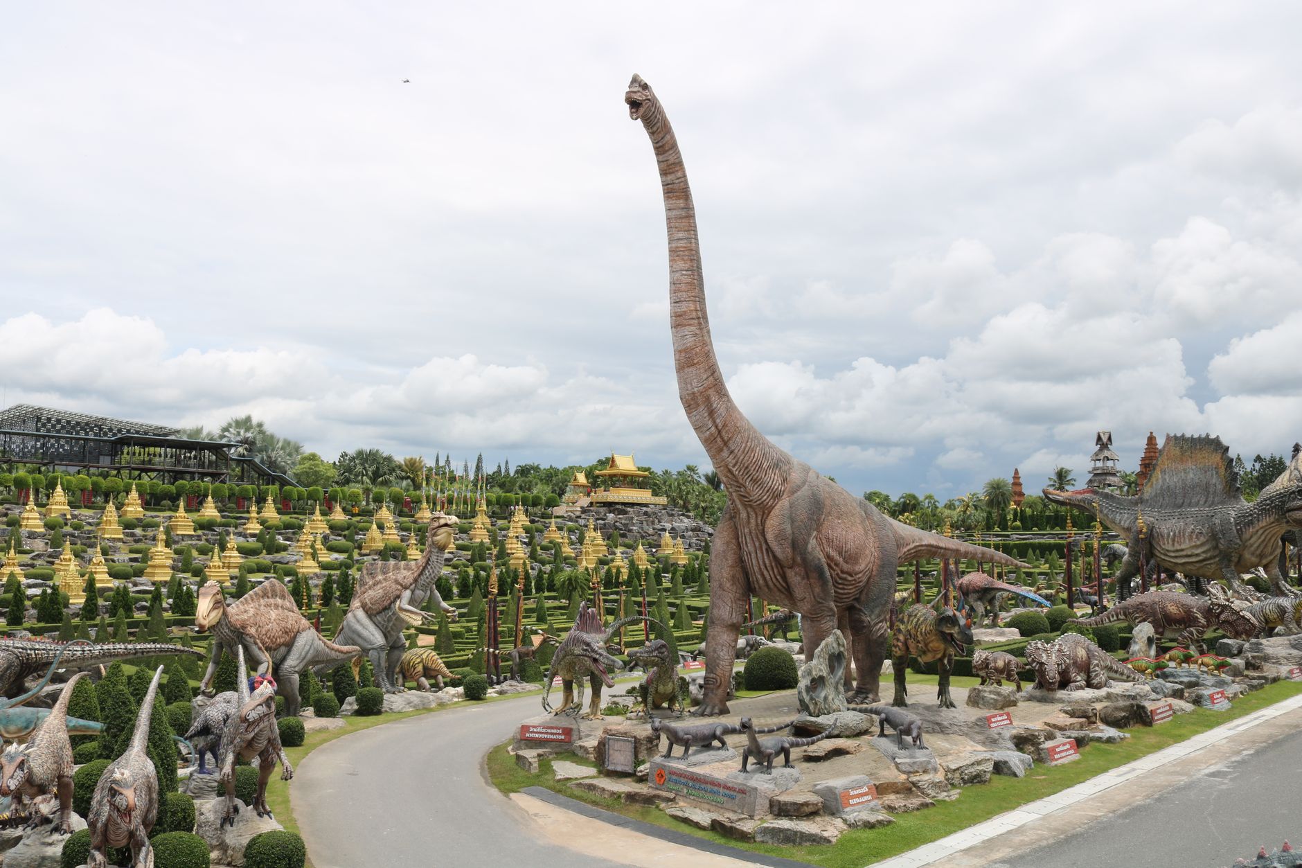 Vale dos Dinossauros em Foz do Iguaçu: preço, o que tem e se vale com crianças