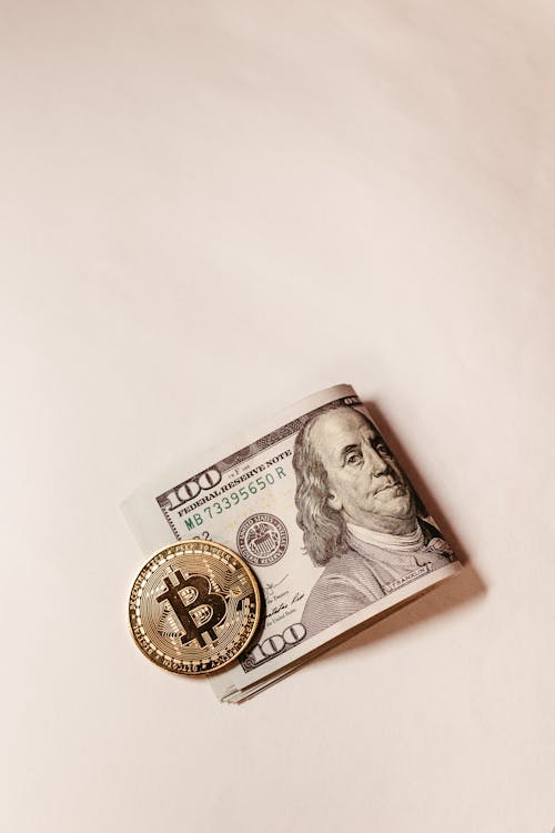 Δωρεάν στοκ φωτογραφιών με bitcoin, δολάριο, κατακόρυφη λήψη