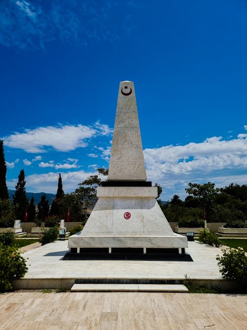 Free Imposing monument in Ankara, Turkey, displayed against a clear blue sky, capturing cultural heritage. Stock Photo