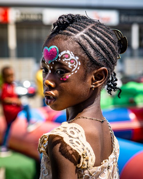 Darmowe zdjęcie z galerii z afryka, afrykańska dziewczyna, afrykańskie dziecko