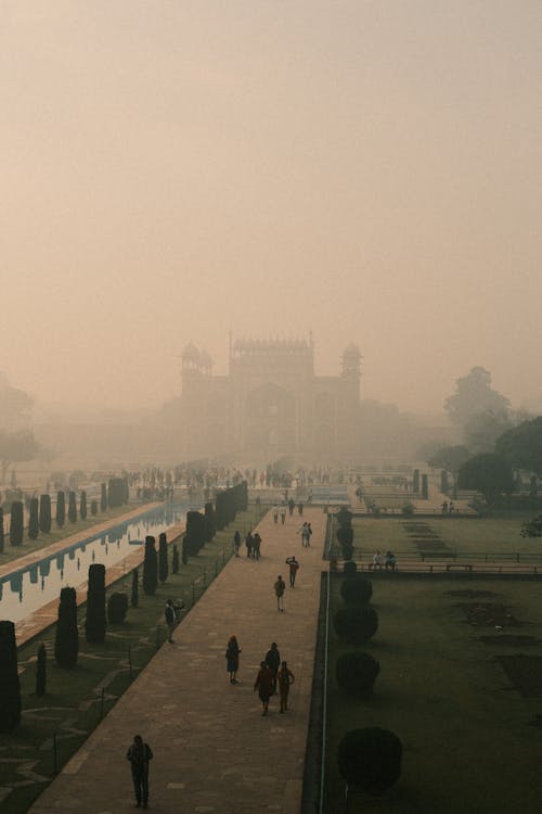 Fog over Park in Taj Mahal