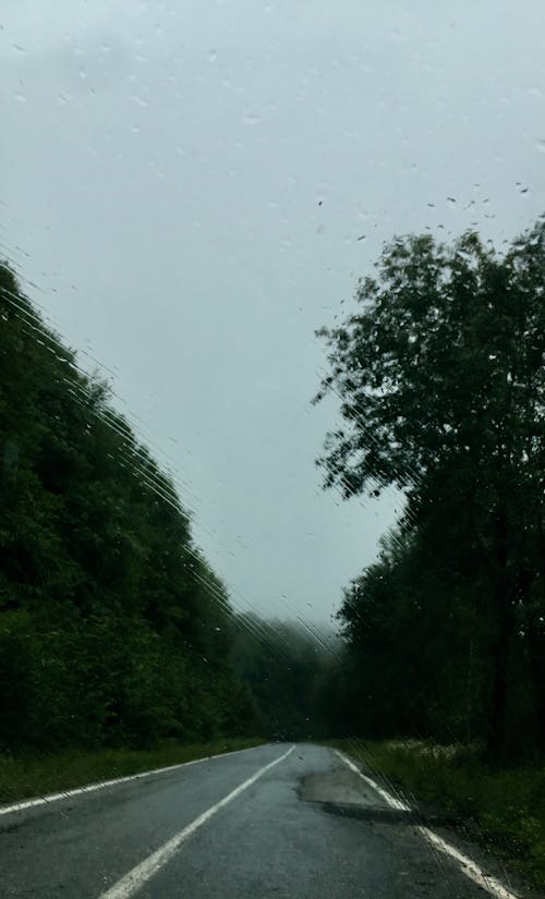 Darmowe zdjęcie z galerii z autostrada, deszczowy, droga