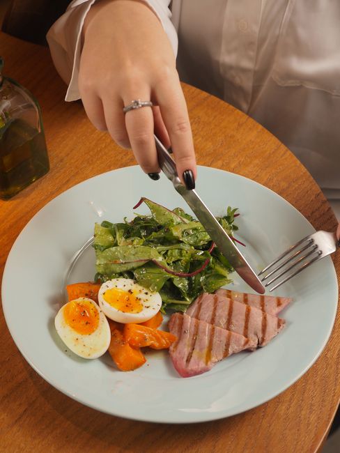 balanced diet plate protein vegetables