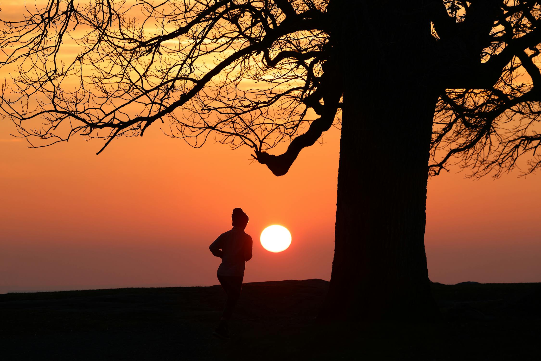 Are there benefits to waking up early?