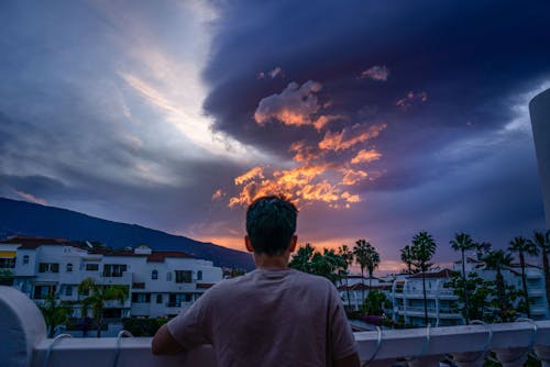 Foto stok gratis angin ribut, awan, balkon