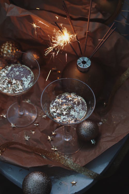 Foto profissional grátis de árvore de Natal, copo, copo de vinho