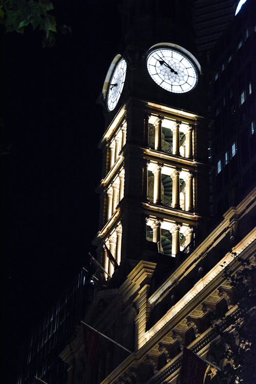 Foto stok gratis dunia malam, kontras, menara Jam