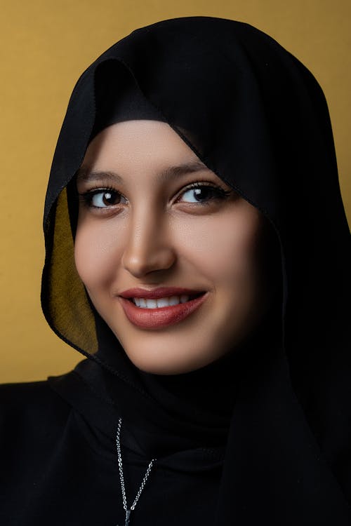 Gratis lagerfoto af ansigt, hijab, hovedtørklæde
