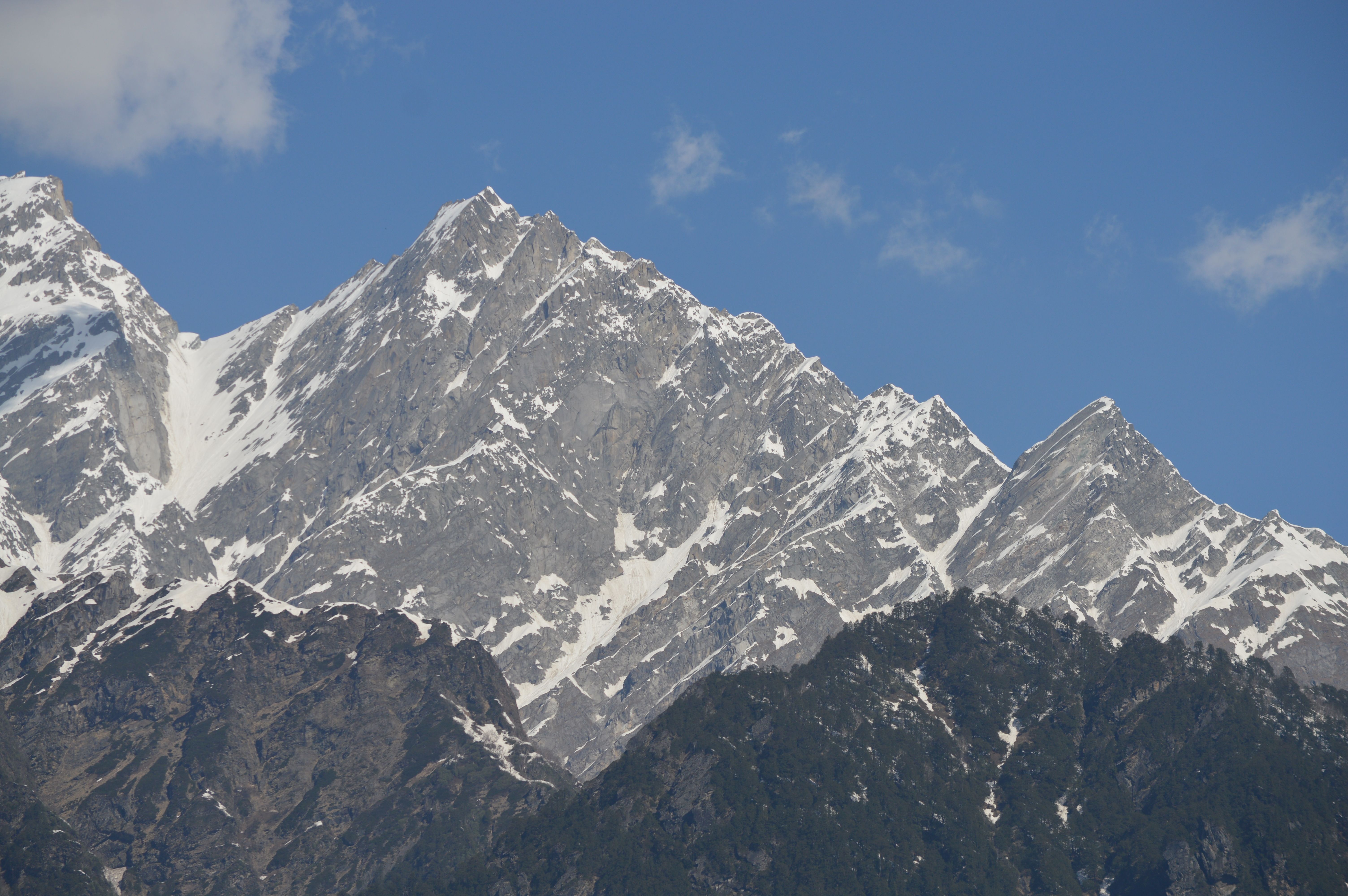 A Mountain Range Under the Blue Sky · Free Stock Photo