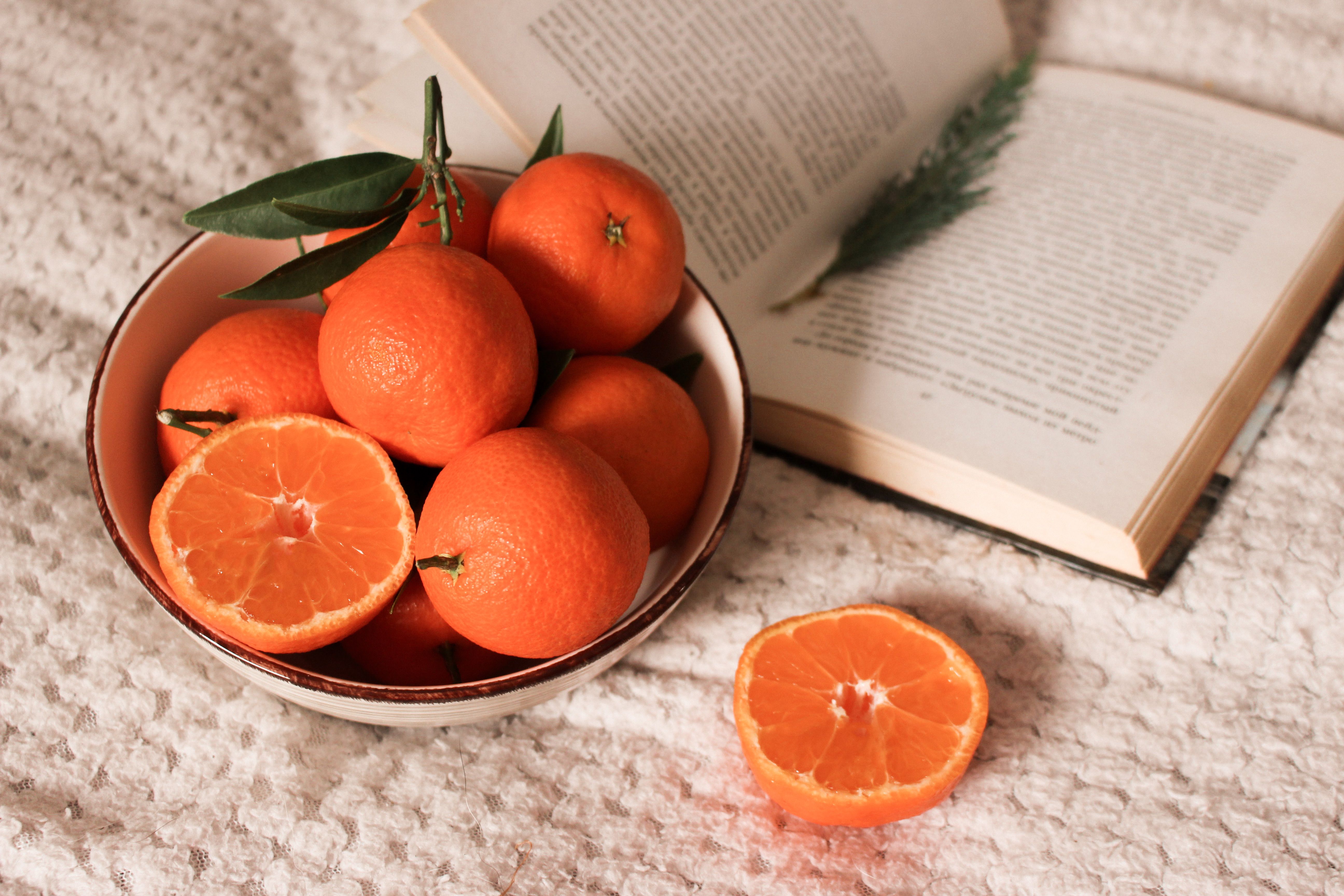 Fruit-Fueled Self-Care Bookings - Trend Hunter — Photo by Alin Luna on Pexels