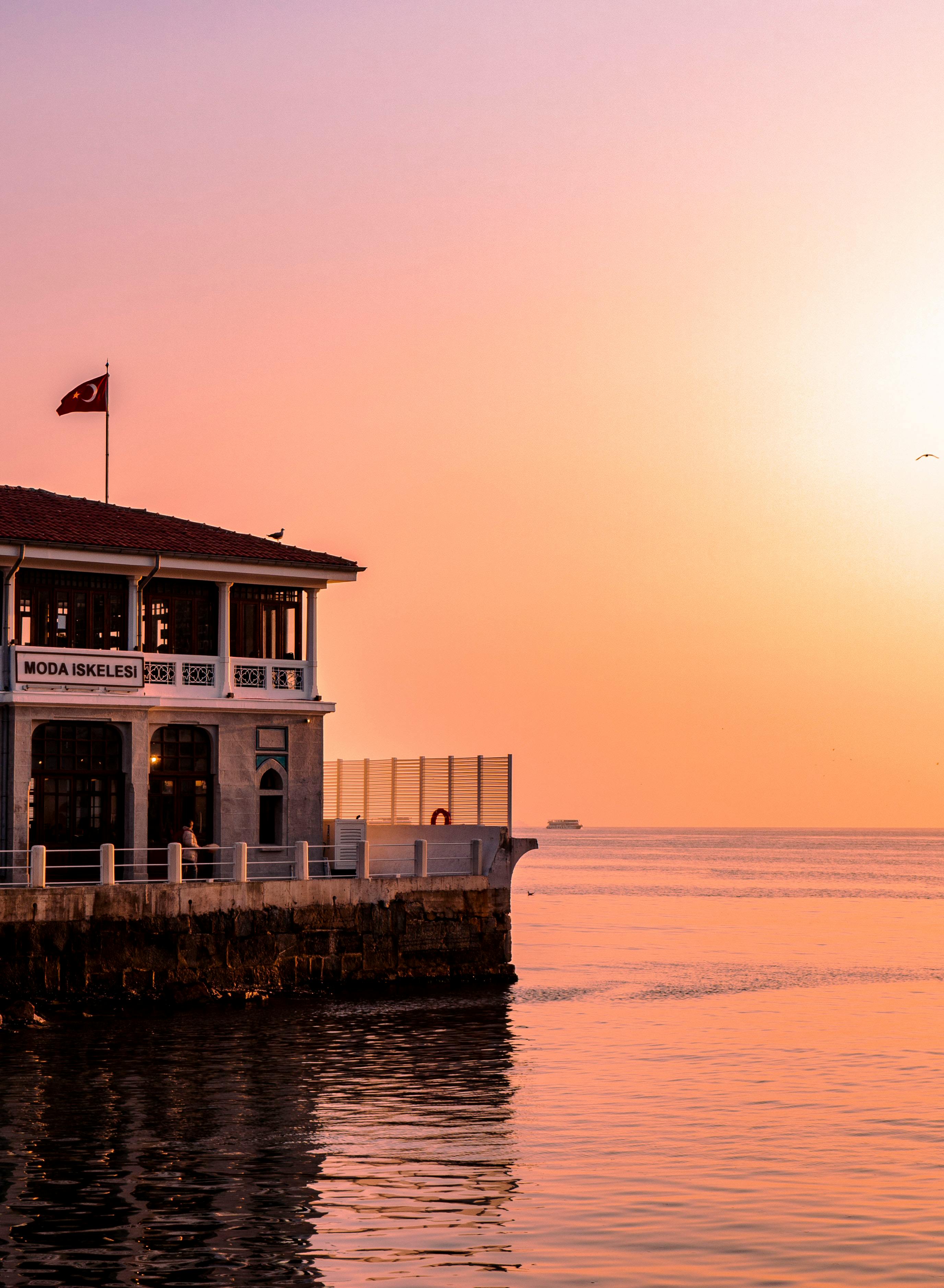 Ücretsiz Gün Batımında Deniz Kıyısı Stok Fotoğraflar
