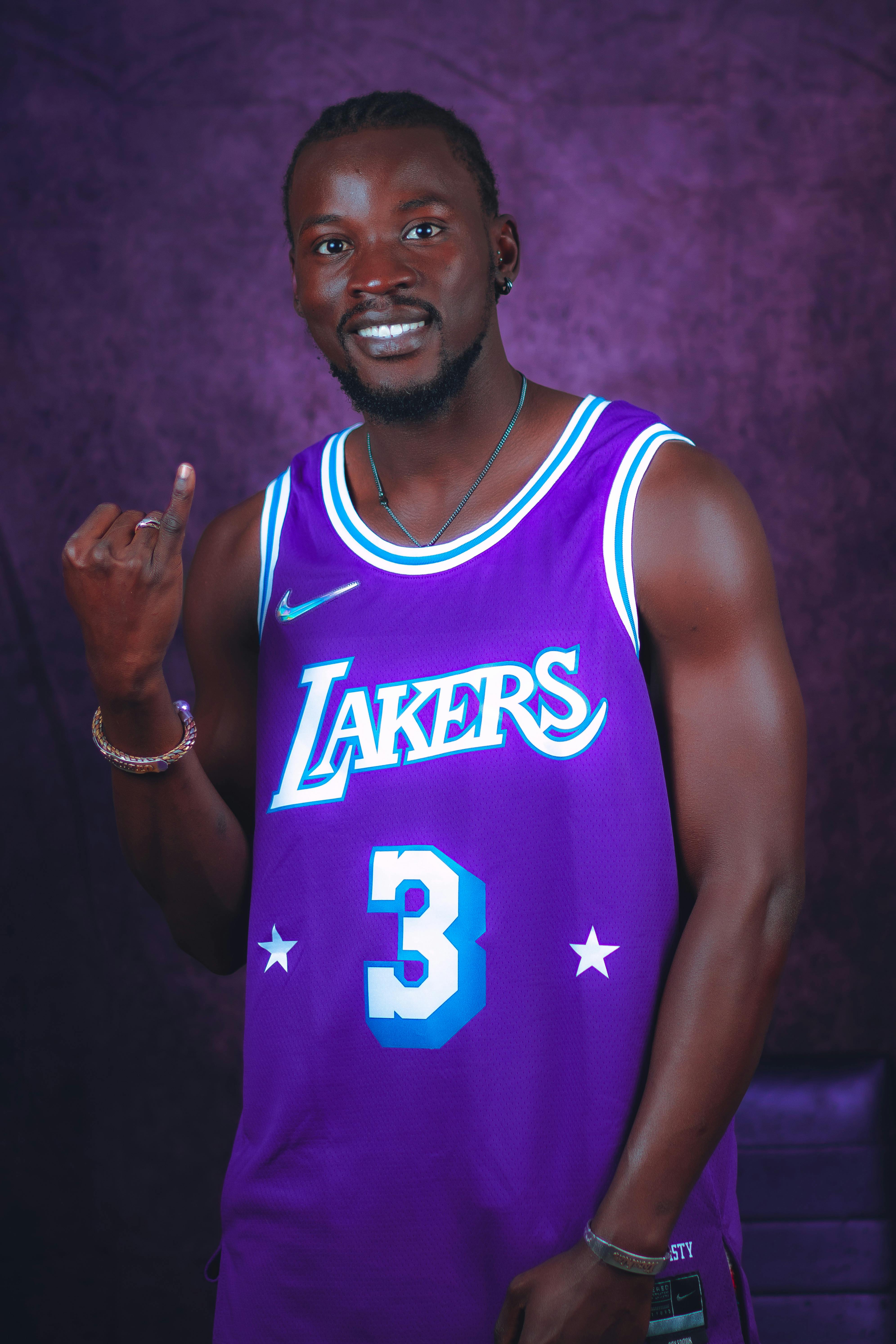 Lakers smile Wallpaper Download