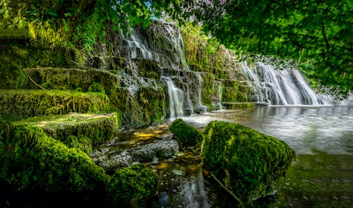 Szenisches Foto Eines Wasserfalls