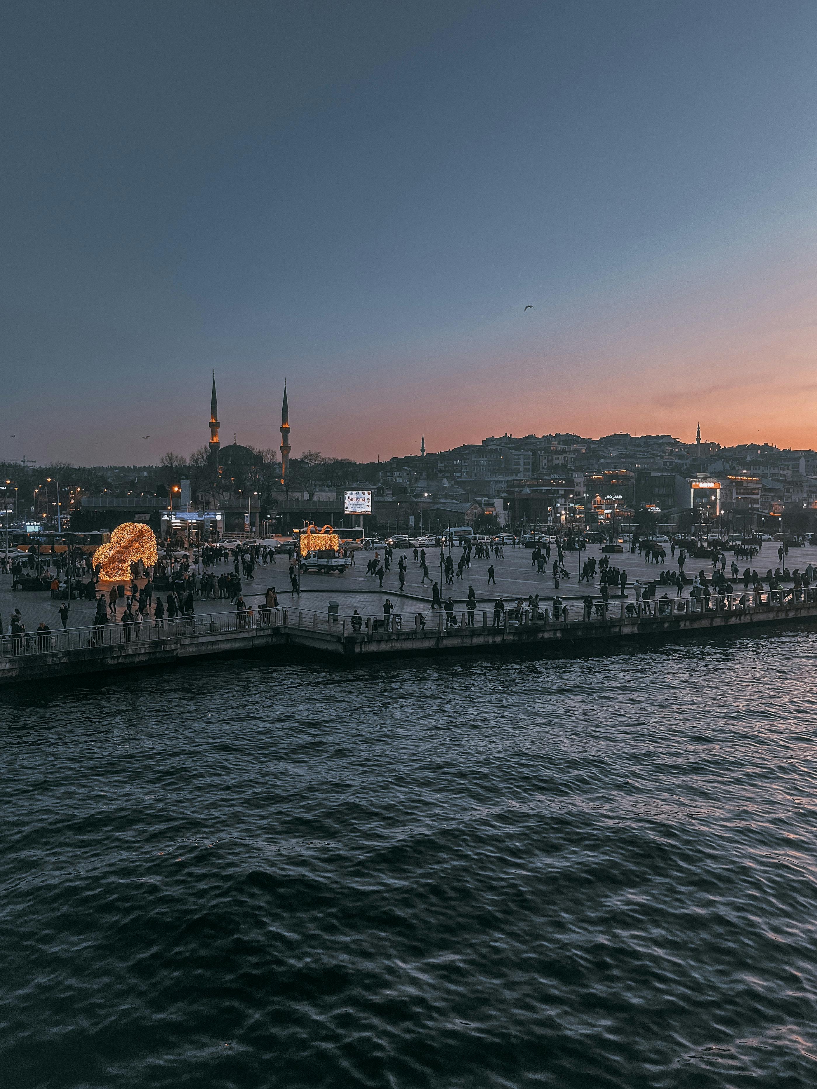 Gratuit Paysage Urbain Nocturne D'istanbul, Turquie Photos