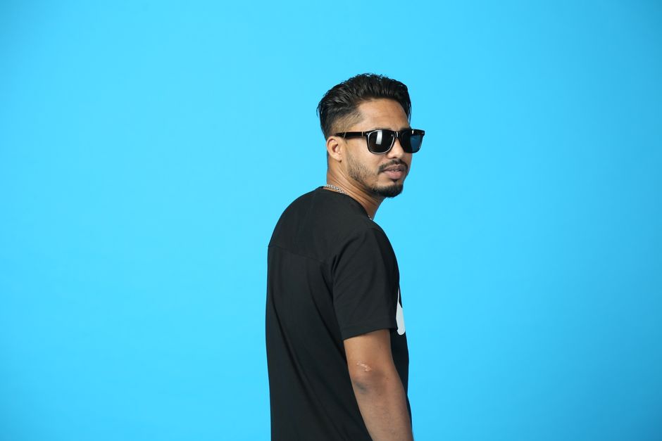 black t-shirt for men