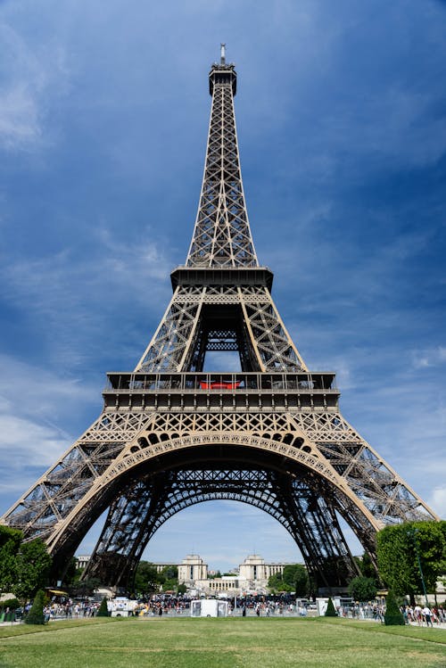 Free Worms View of Eiffel Tower during Daytime Stock Photo