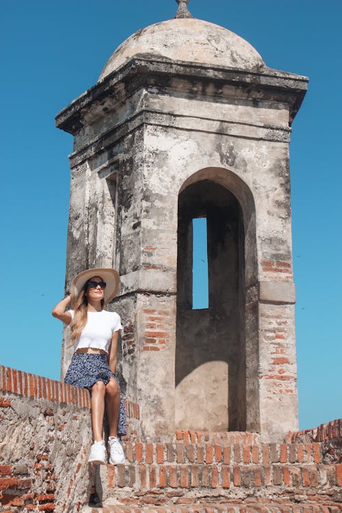 Fotos de stock gratuitas de antiguo, haciendo turismo, mujer