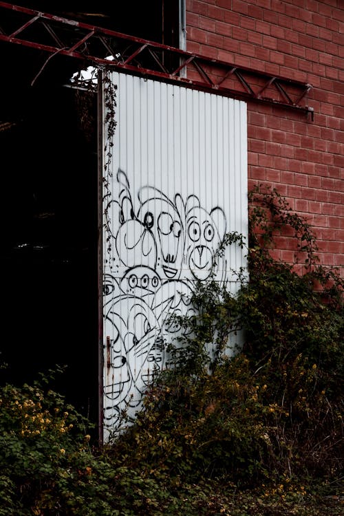 Fotos de stock gratuitas de abandonado, edificio, graffiti