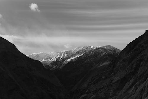 Darmowe zdjęcie z galerii z czarno-biały, fotografia przyrodnicza, góra
