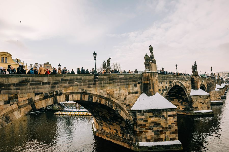 Le pont Charles, Prague — votre camp de base