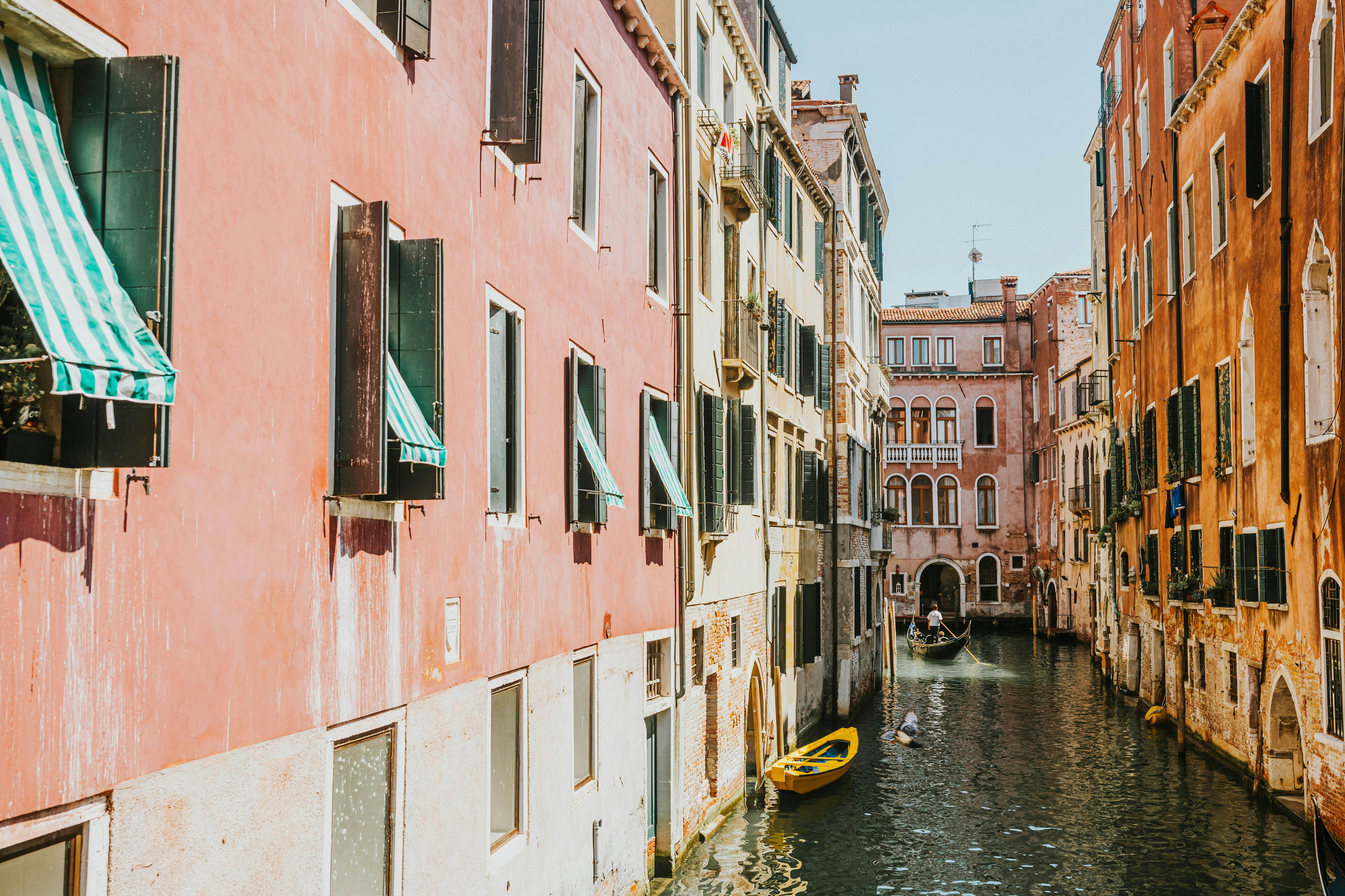 AVVISO PUBBLICO FINALIZZATO ALL'ACQUISIZIONE DI MANIFESTAZIONI DI INTE