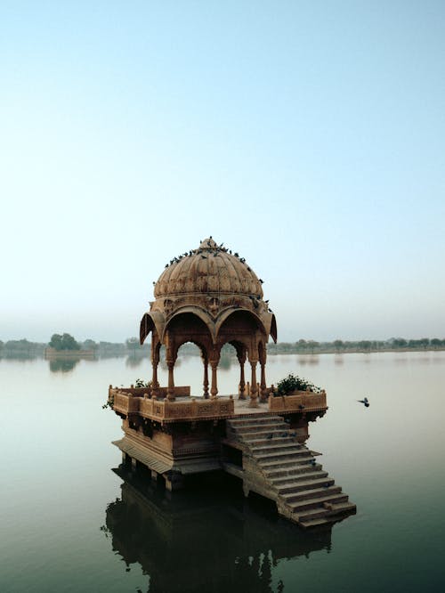 Бесплатное стоковое фото с gadisar lake, вертикальный выстрел, древний