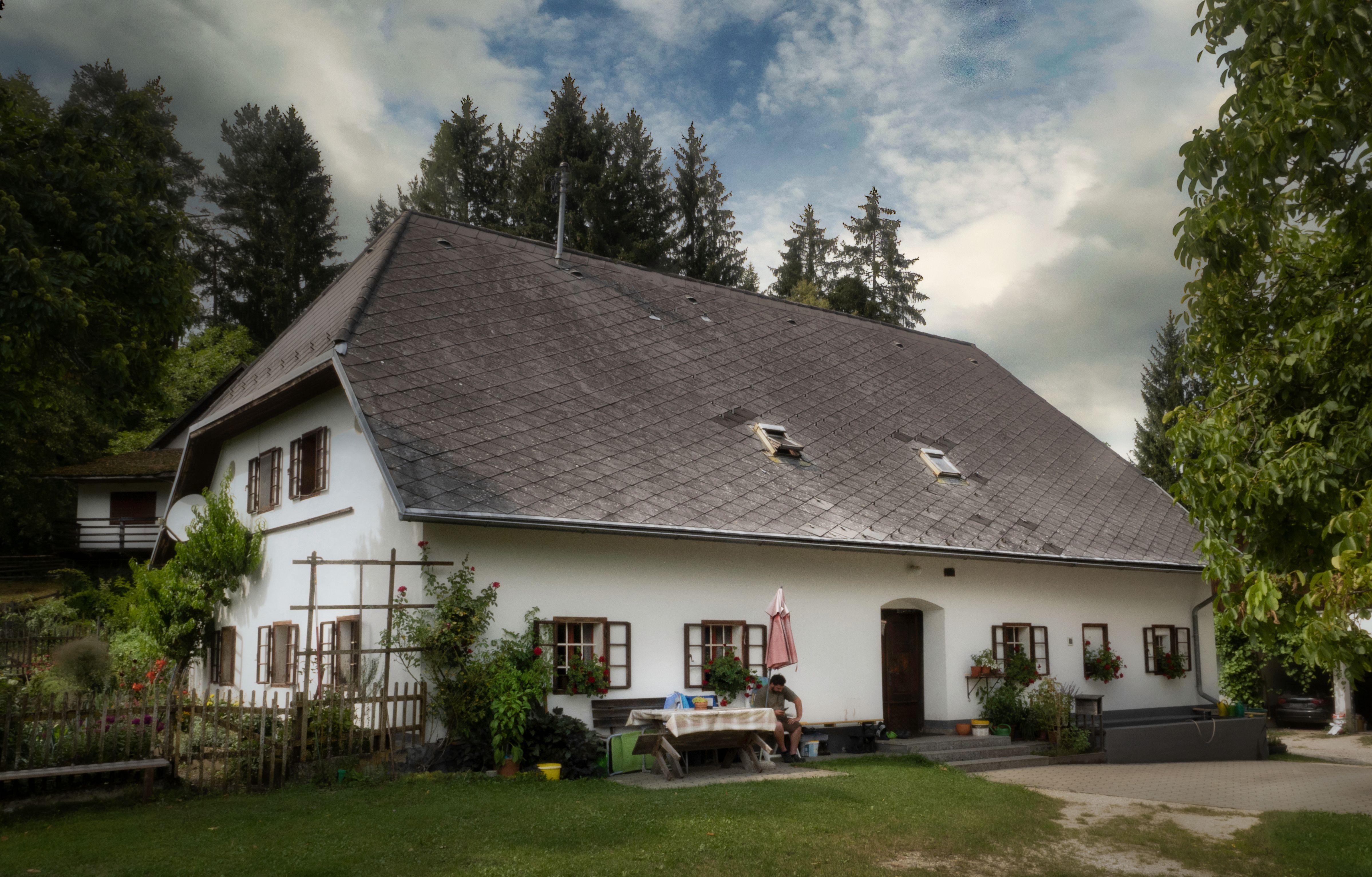 Old Fashioned Village House · Free Stock Photo