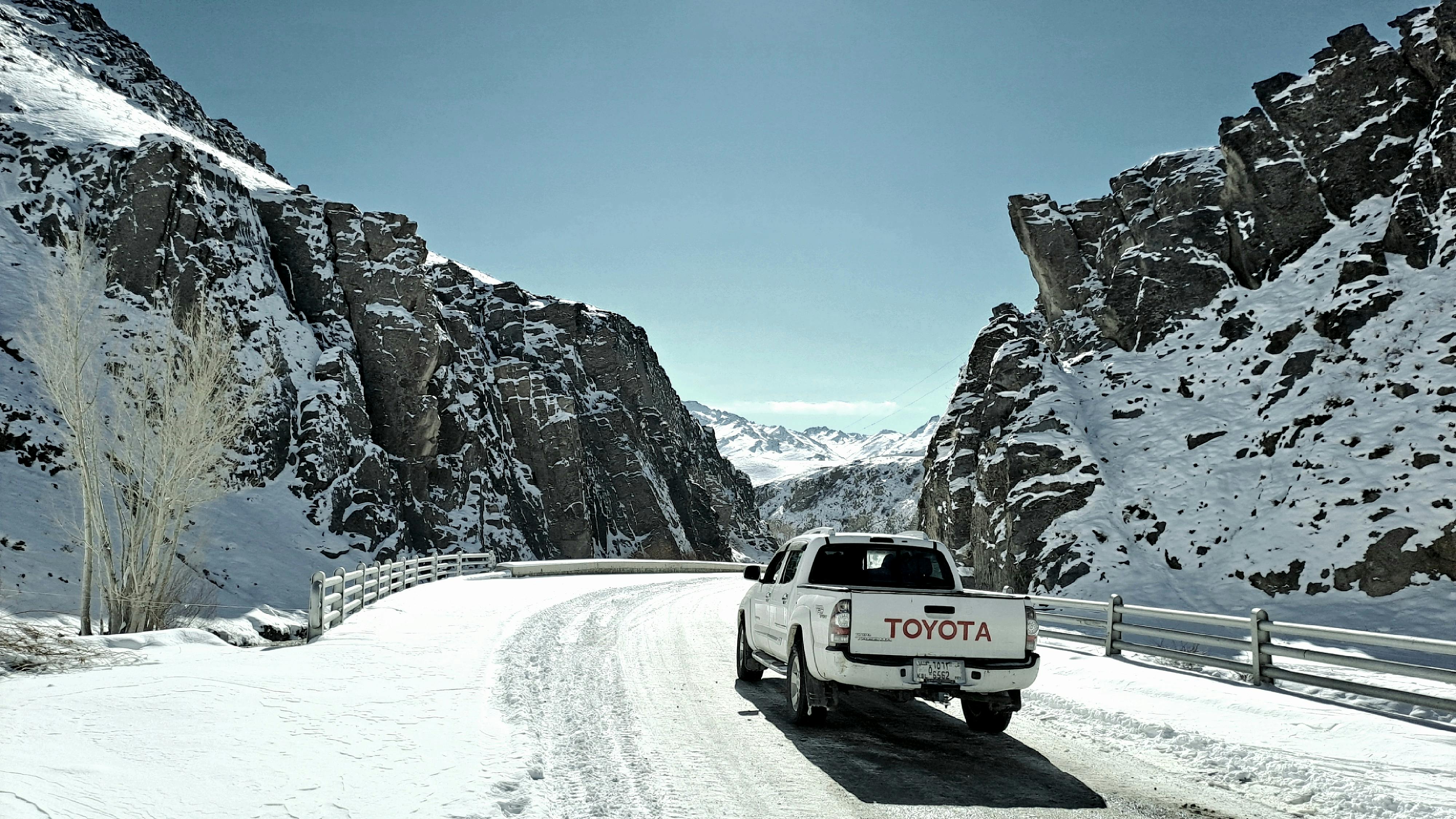 Toyota recalls 550,000 Highlander SUVs because seat backs may fail to lock — Photo by Ali Azad on Pexels