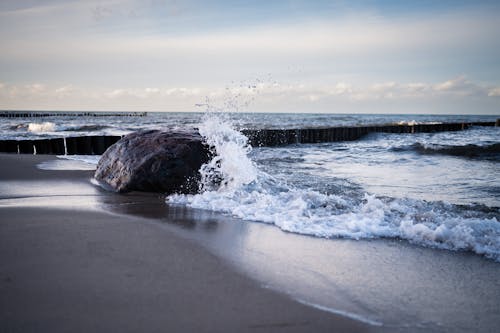 бесплатная Бесплатное стоковое фото с берег, брызги, брызги воды Стоковое фото