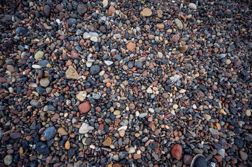 Бесплатное стоковое фото с большие камни, большой, гравий