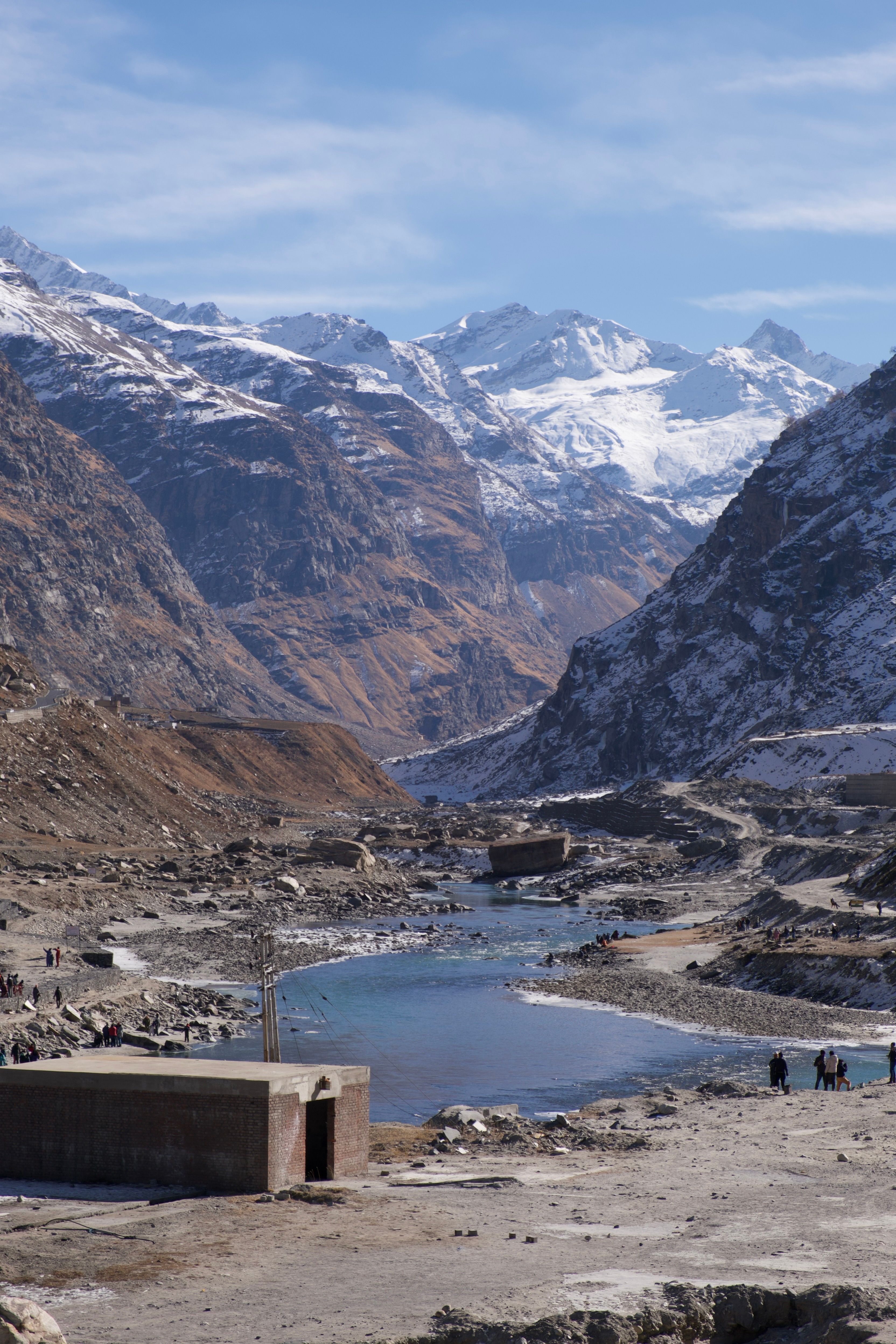 Lake in a Remote Mountain Valley · Free Stock Photo