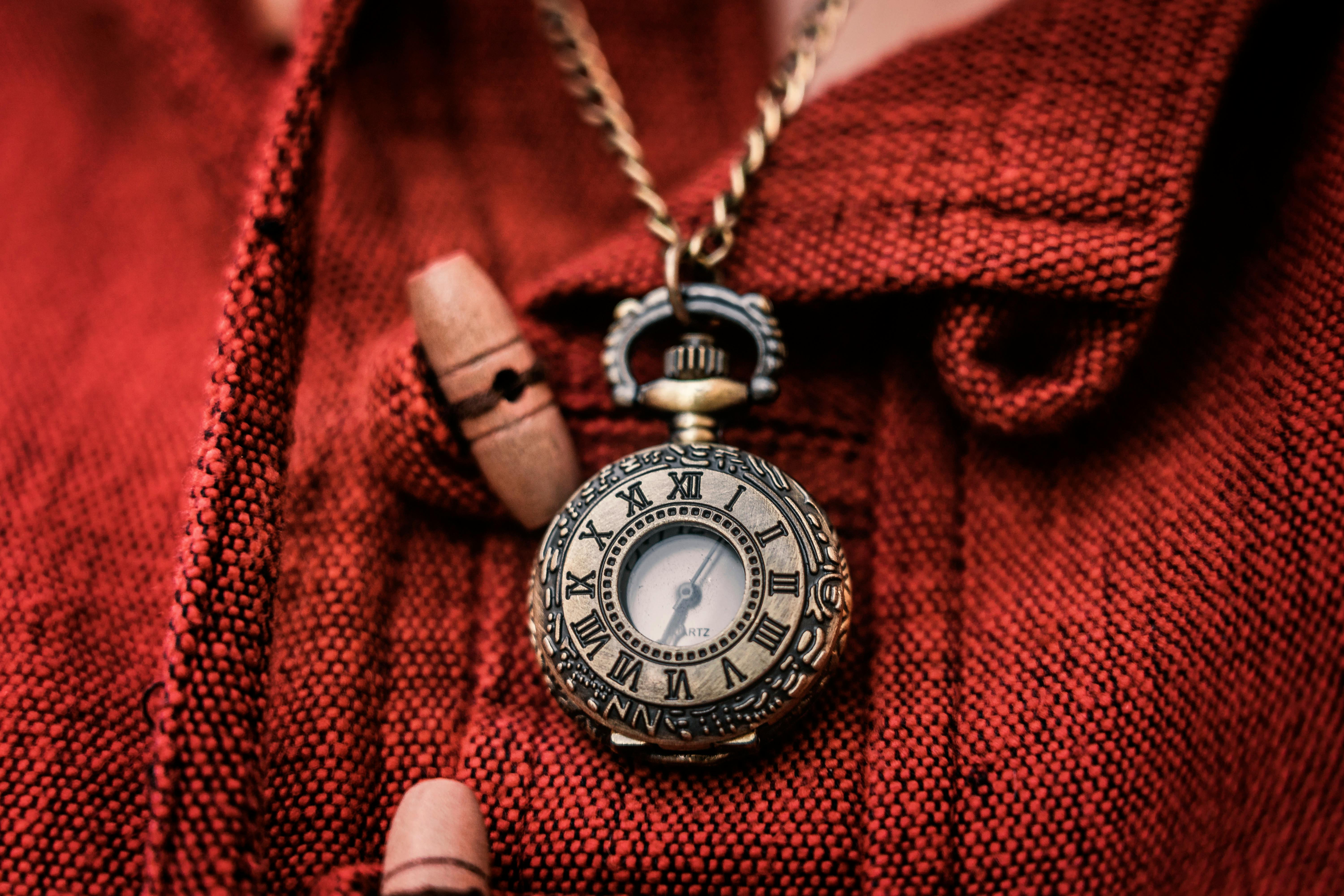 We Found Antique Pocket Watches, Fish Locks & More At This Hidden Store In  Camp | LBB