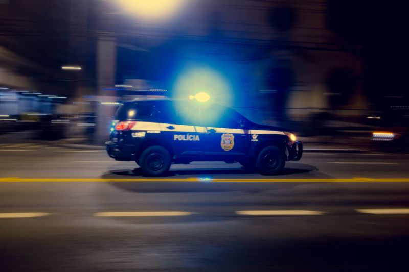 Policijska traka i rotacijska svjetla u Berlinu