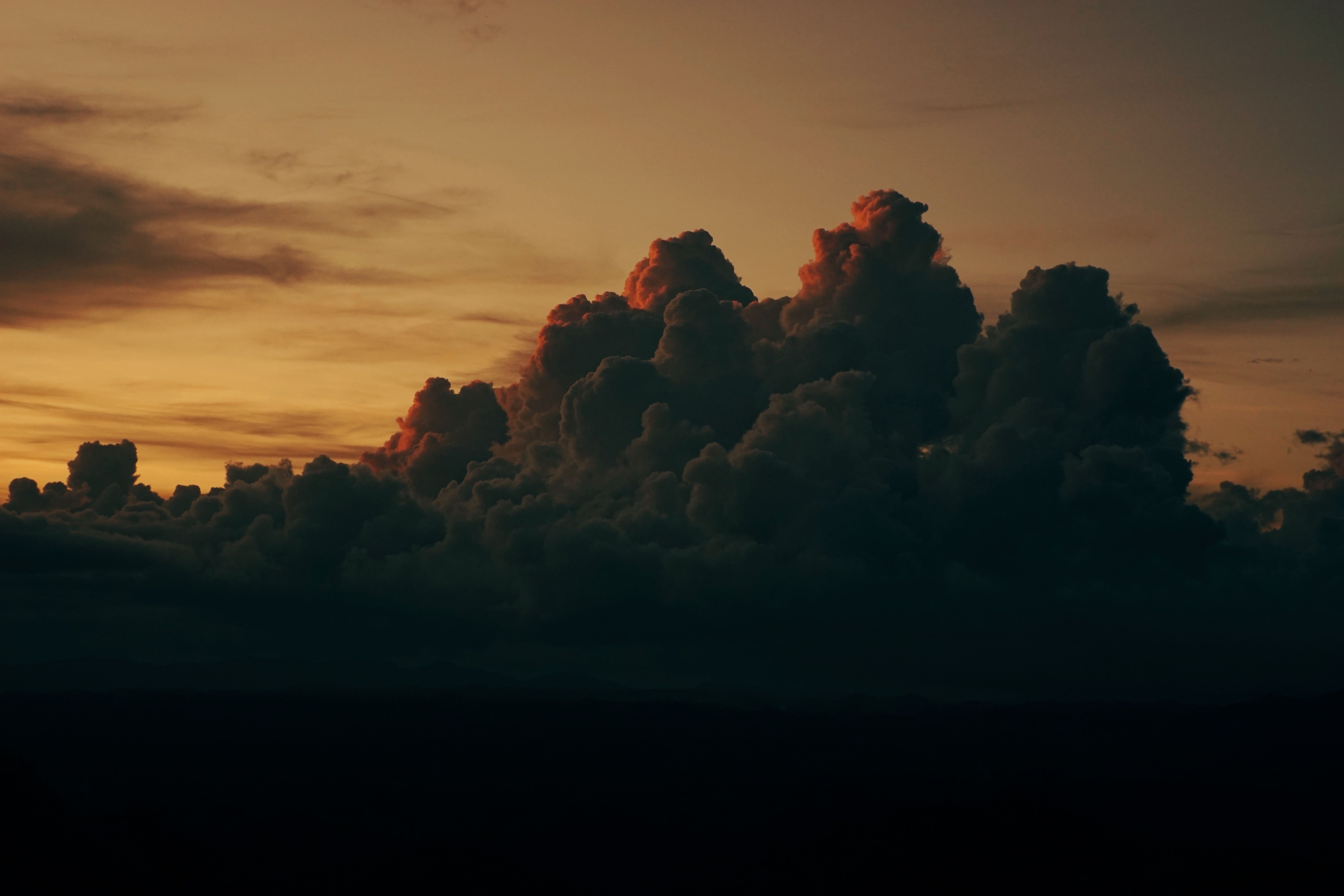 Clouds on the Twilight Sky · Free Stock Photo
