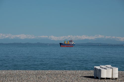 Základová fotografie zdarma na téma dodávka, loď, modrá obloha