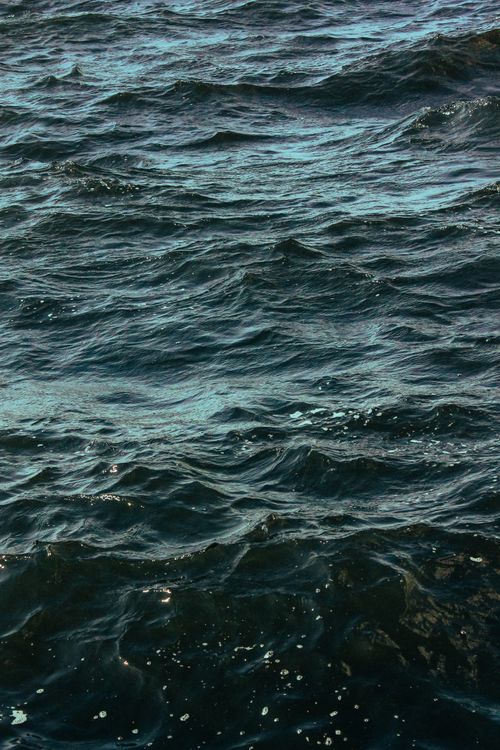 Free Captivating image of ocean waves with textured water, showcasing dynamic movement. Stock Photo