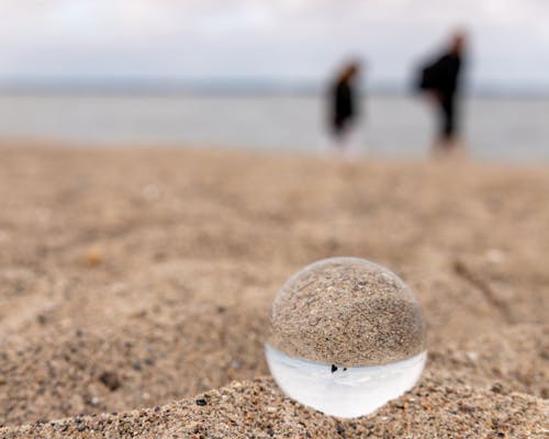 Foto stok gratis bola kaca, di pantai, di tepi laut