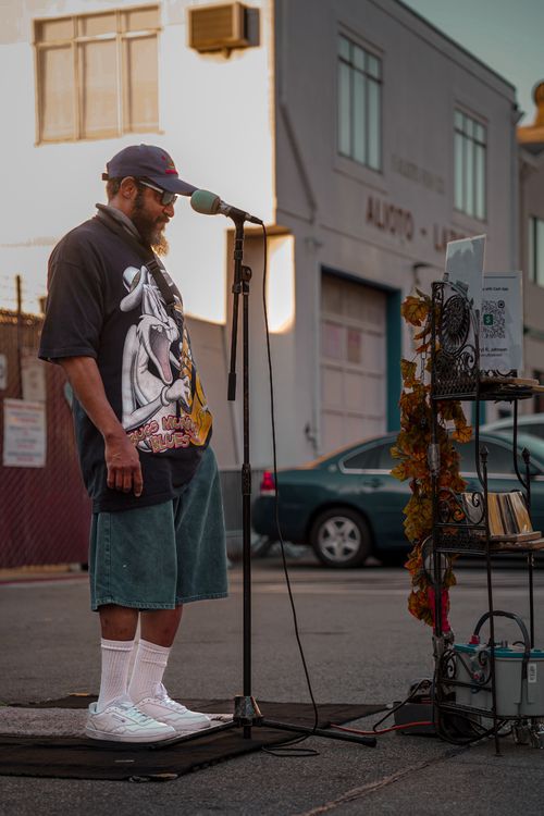 Singer Performance on Street · Free Stock Photo
