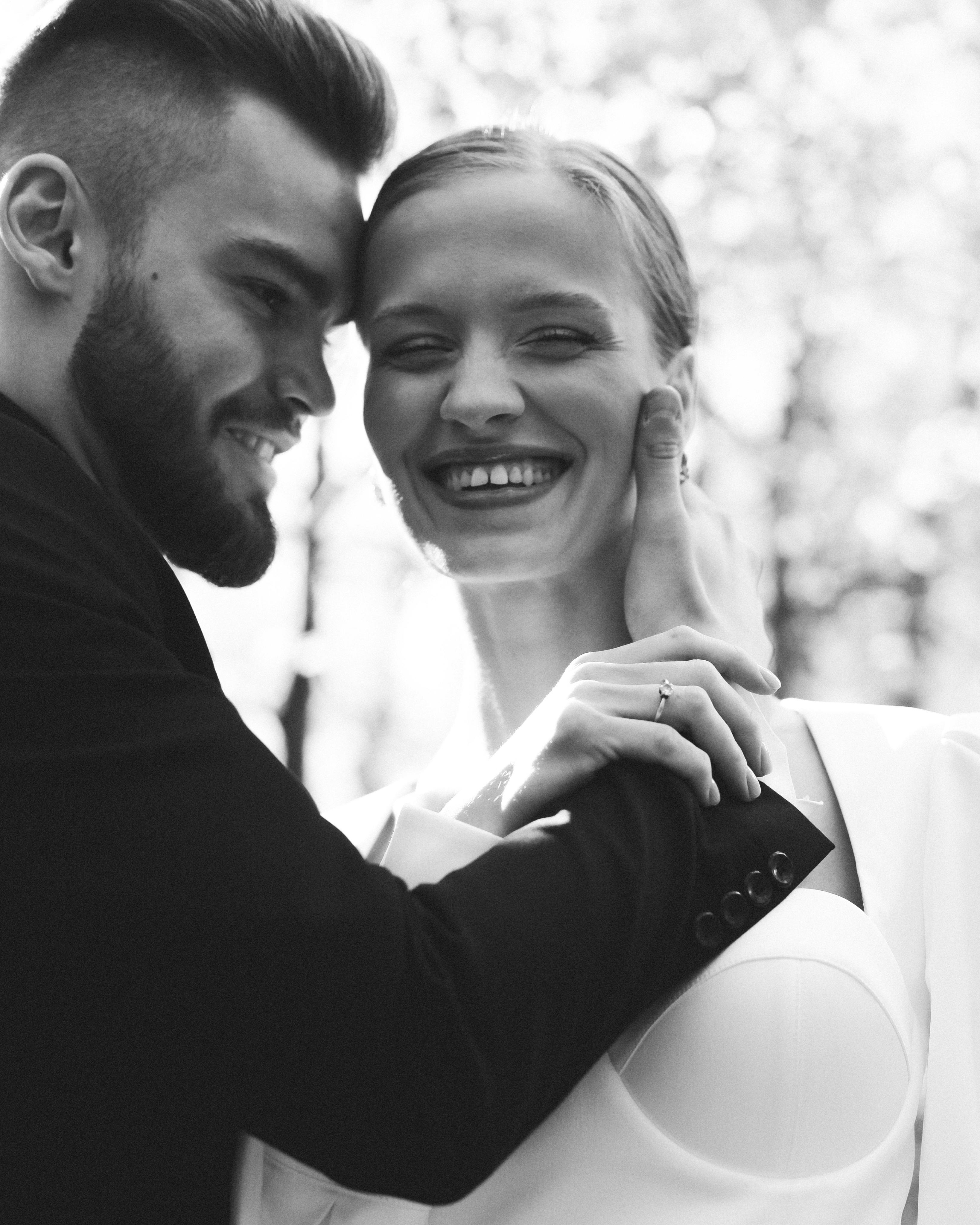 How a man feels when he is in love?